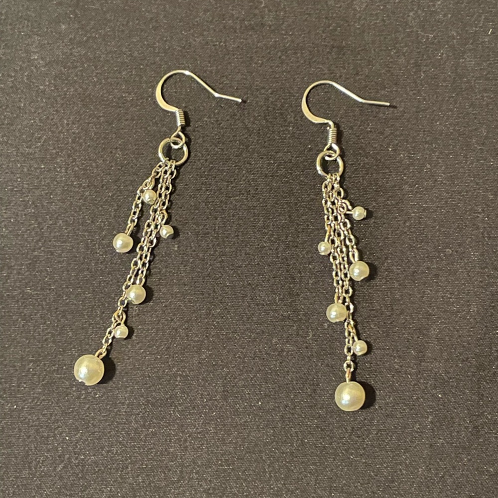 Handmade pearl dangle earrings - Picture 3 of 3